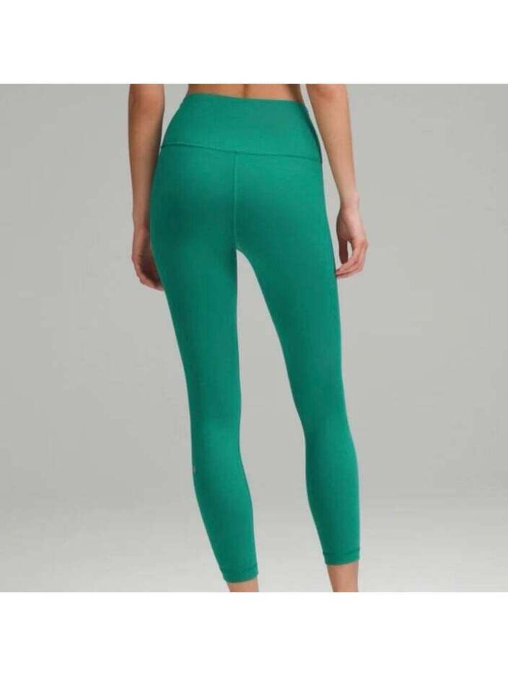 Lululemon Green Athletic Leggings 28” size 4